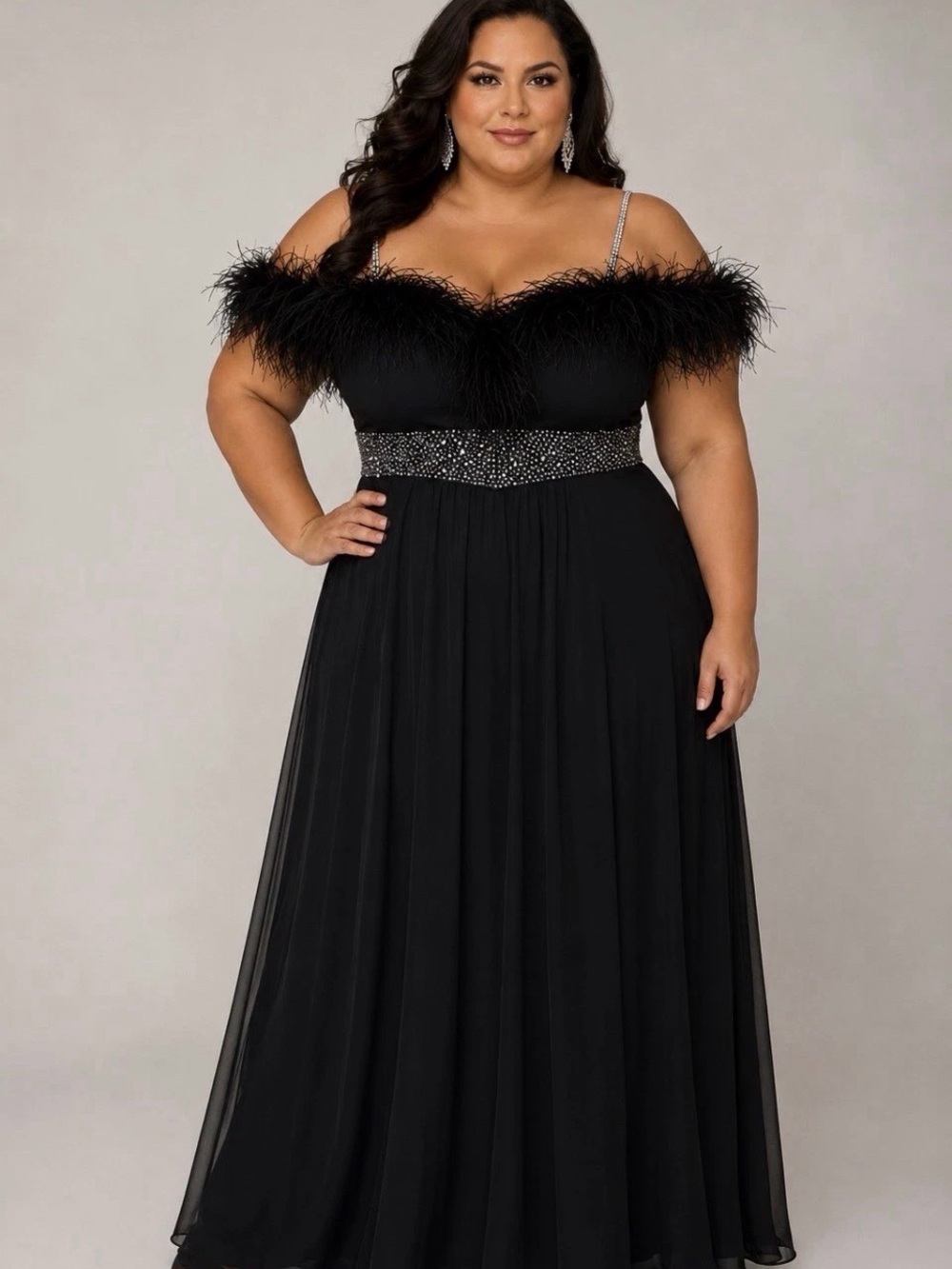 Vintage Plus-Size Black Feather-Trim Evening Maxi Dress with Sparkle Waist